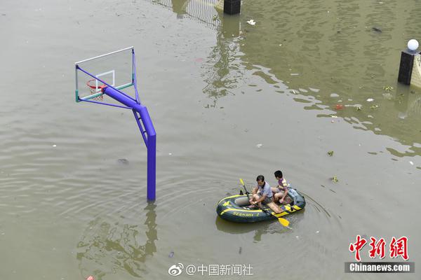 海富通基金总经理任志强出席2025分析师大会暨第七届新浪财经金麒麟分析师盛典